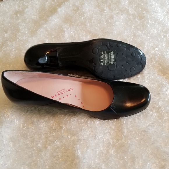 NWOT Kenneth Cole Reaction Kitten Heel Sz 8 - Picture 4 of 8